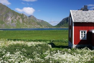 Zamiast zatłoczonych kurortów warto odwiedzić Danię i Norwegię