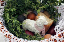 Co włożyć do święconki? To trafia do niej niezwykle rzadko a powinno