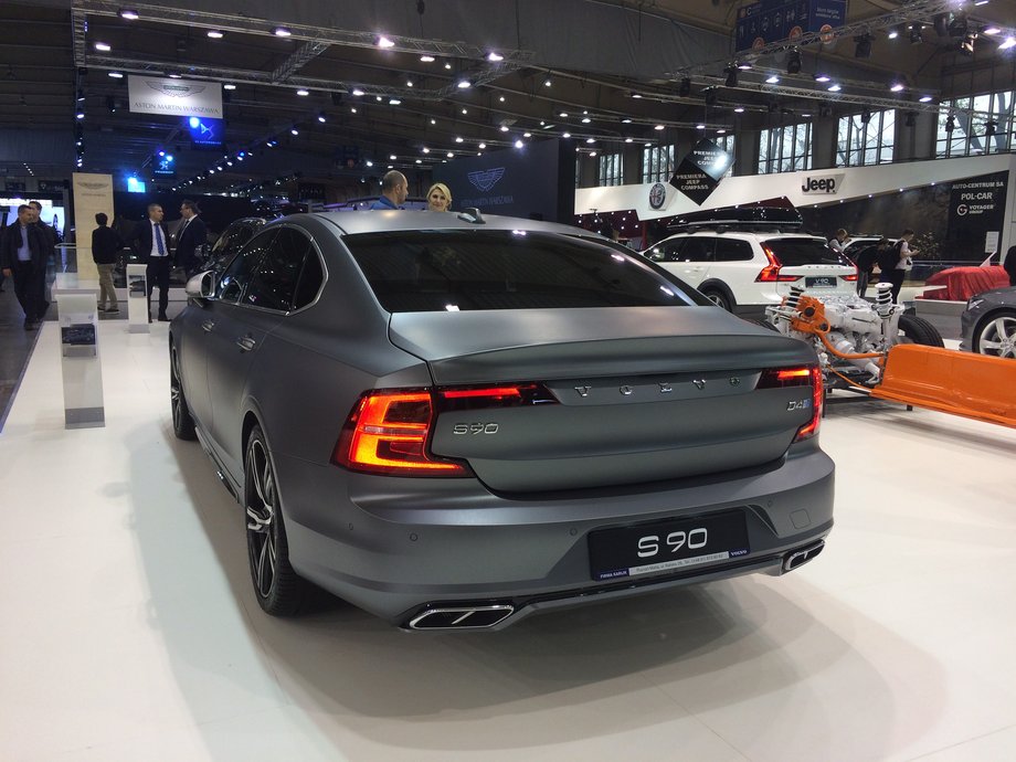 To usportowiona wersja szwedzkiej limuzyny. Volvo podczas Poznań Motor Show 2017 pokazuje też m.in. premierową drugą generację modelu XC60.