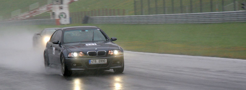 Autodrom Most: sportowe rakiety w deszczu (fotogaleria)