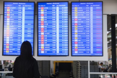 Niebezpieczne zjawisko paraliżuje europejską stolicę. Odwołano loty