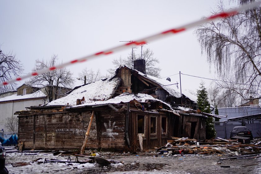 Deski z tego domu fruwały jak zapałki - mówią sąsiedzi o wybuchu w Pabianicach