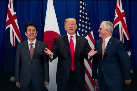 Šinzo Abe, Donald Tramp i Malkolm Ternbul