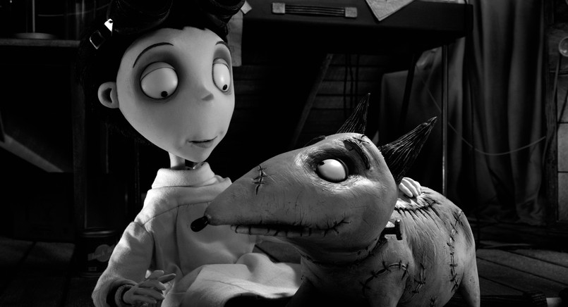 "Frankenweenie" to opowieść o chłopcu i jego wiernym przyjacielu Sparkym. Pewnego dnia psa potrąca samochód. Młody Victor nie może pogodzić się ze stratą, ale podczas lekcji fizyki dowiaduje się, że jest jeszcze nadzieja...