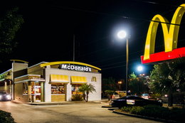 McDonald’s przejmuje spółkę technologiczną za 300 mln dol. Ma wpłynąć na wyświetlane menu