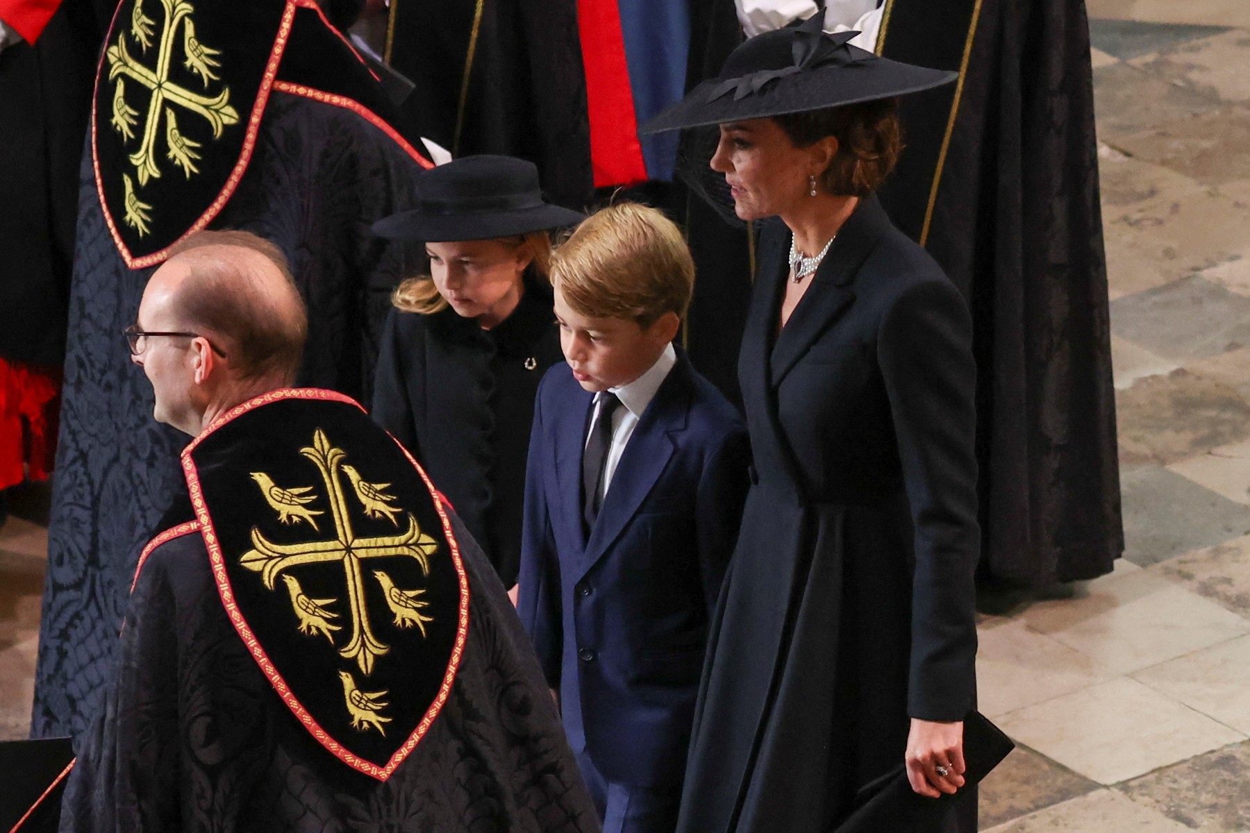 Pohrebu sa zúčastnili aj princ George a princezná Charlotte. 