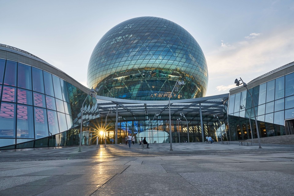 Nur Alem - najwyÅ¼szy kulisty budynek Åwiata