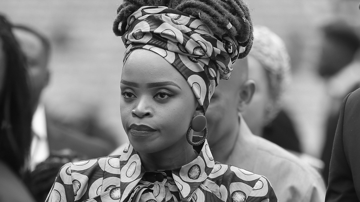 Nie żyje wnuczka Nelsona Mandeli. Zoleka Mandela miała 43 lata - Plejada.pl