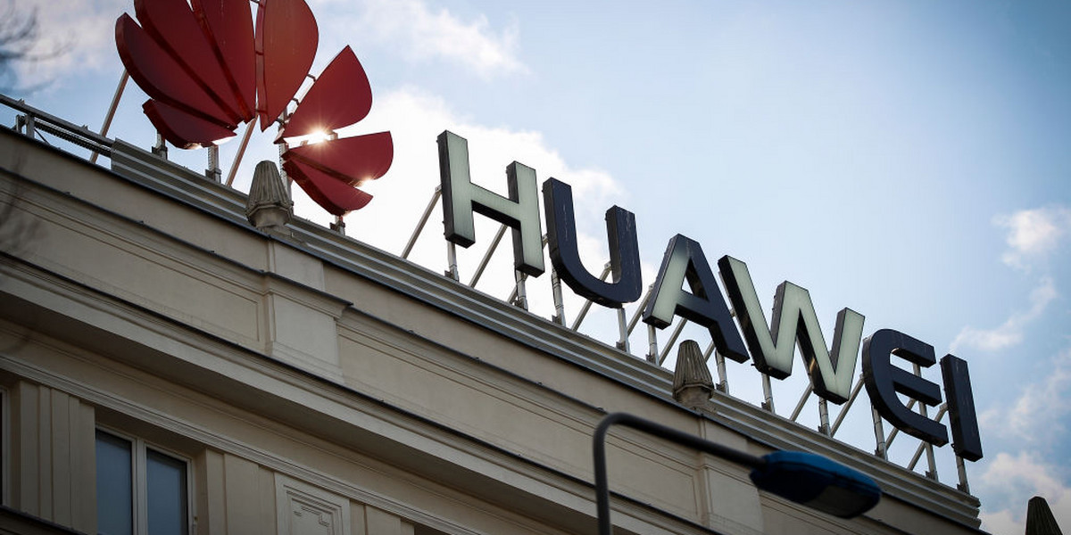 Jak czytamy w "Pulsie Biznesu", w przetargu NASK najtańszy oferent proponuje sprzęt kojarzonej z aferą szpiegowską firmy Huawei