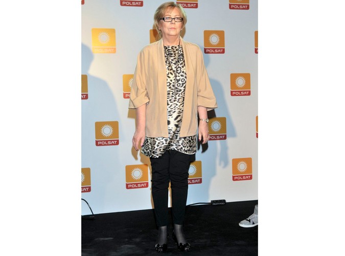 Zazwyczaj to ona krytykuje innych, tym razem my skrytykujemy ją. Elżbieta Zapendowska w takim 'zwierzęcym' wydaniu nie wygląda niestety zbyt dobrze. Czarne pantofelki z kokardkami nadają jej strojowi nieco karykaturalnego zabarwienia