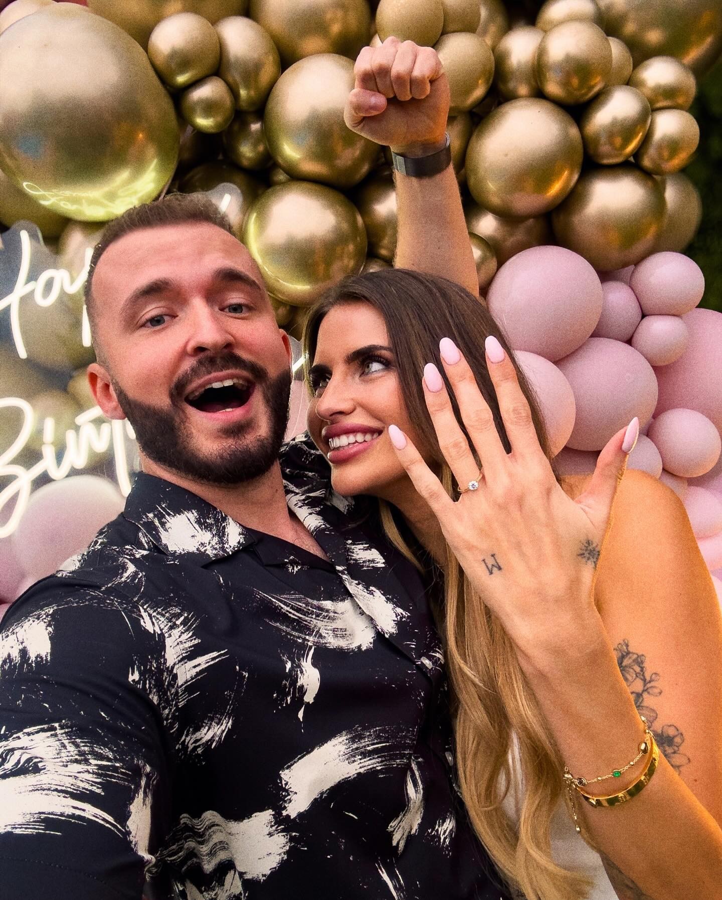 Influencer a komik Matej Zrebný s manželkou Martinou.