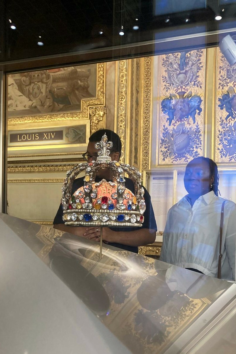 Zuchwa?y rabunek w Luwrze