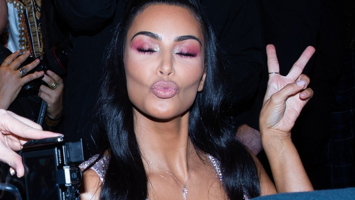 Kim Kardashian pokazała świąteczną kartkę