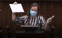 Jachira zaprezentowała własną wersję 'Roty'. 'Nie rzucim Unii skąd nasz ród'