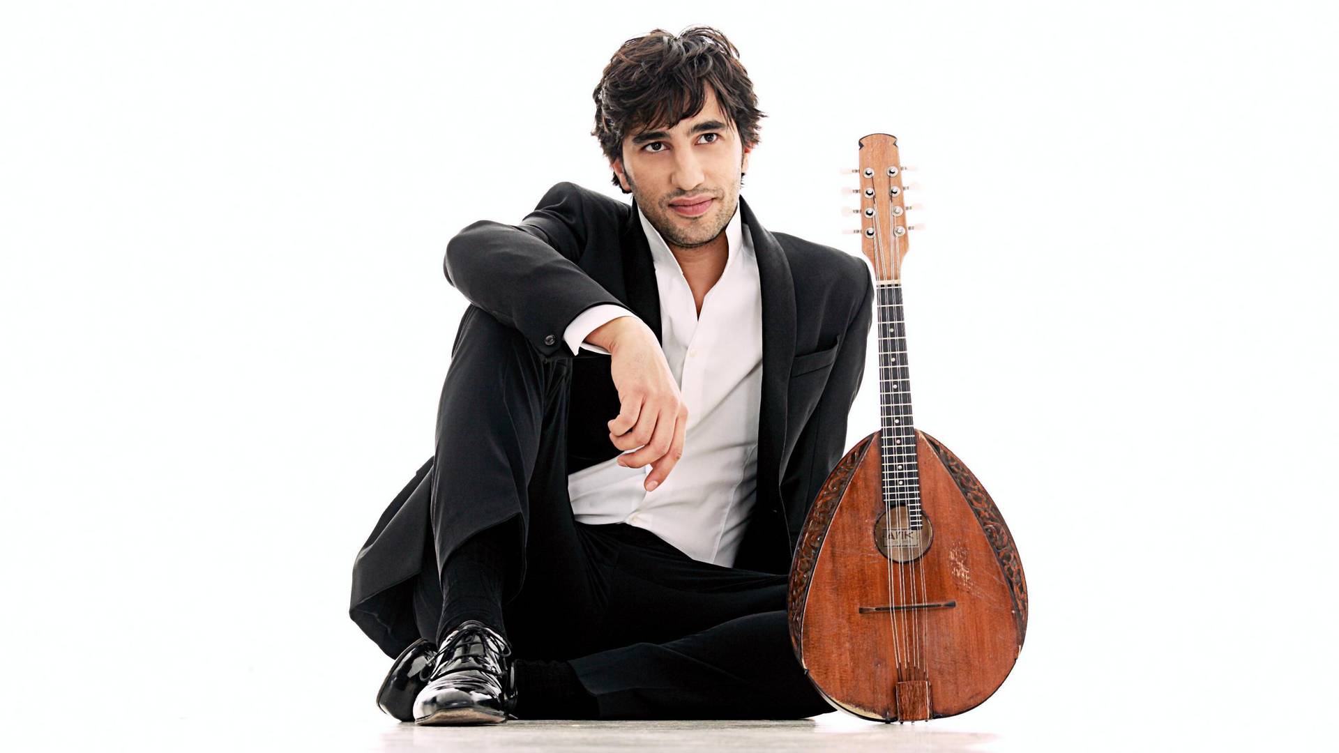Jedini mandolinista nominovan za Gremi nagradu stiže u BG