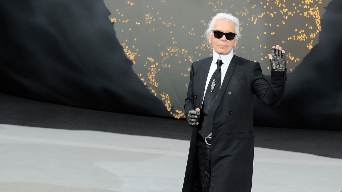 Aszexuális és munkamániás volt Karl Lagerfeld, így volt ideje és energiája a divatvilág csúcsán trónolni