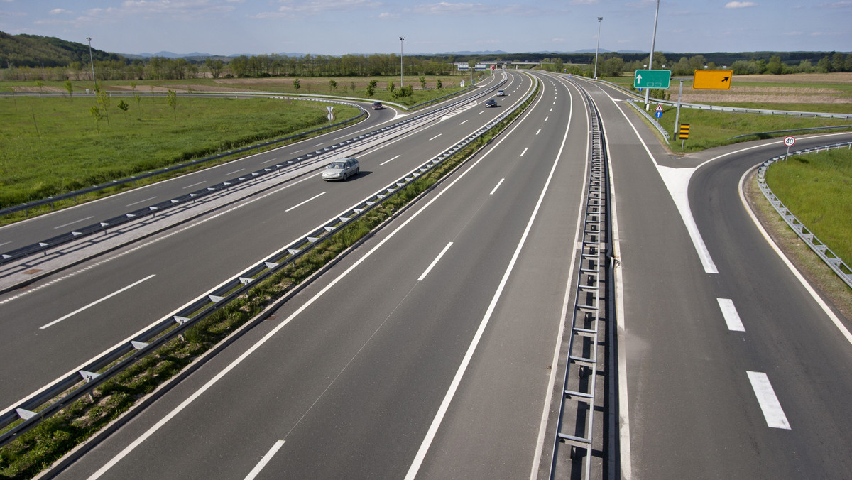 W marcu br. rzeszowski oddział GDDKiA planuje ogłosić przetarg na dzierżawę siedmiu Miejsc Obsługi Podróżnych (MOP), które zlokalizowane są przy podkarpackim odcinku autostrady A4. Obecnie na tym fragmencie nie ma m.in. żadnej stacji paliw.