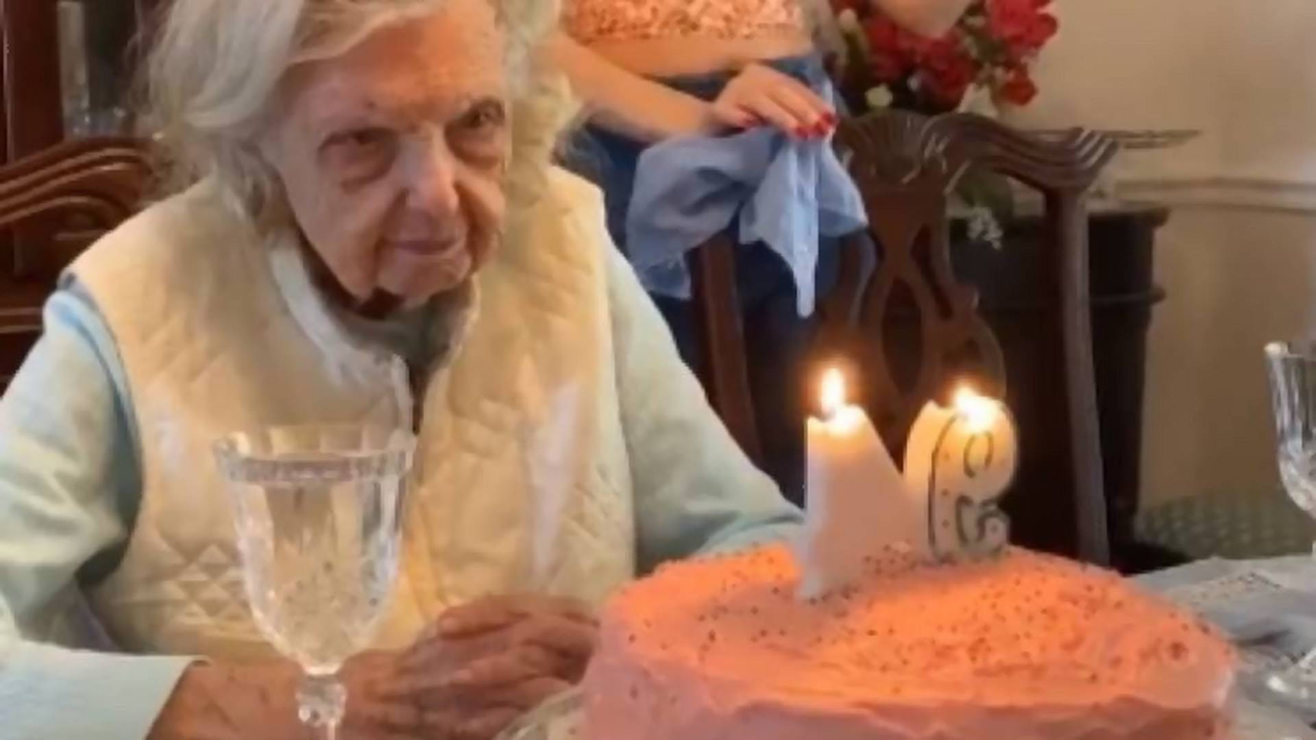 Baka proslavila 94. rođendan i izgovorila rečenicu koja je nasmejala internet