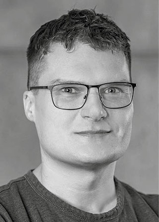 Zbigniew Bohdanowicz, doktor nauk ekonomicznych z Fundacji Edukacji Klimatycznej oraz Ośrodka Przetwarzania Informacji – Państwowego Instytutu Badawczego, związany z Uniwersytetem Warszawskim i Uniwersytetem SWPS