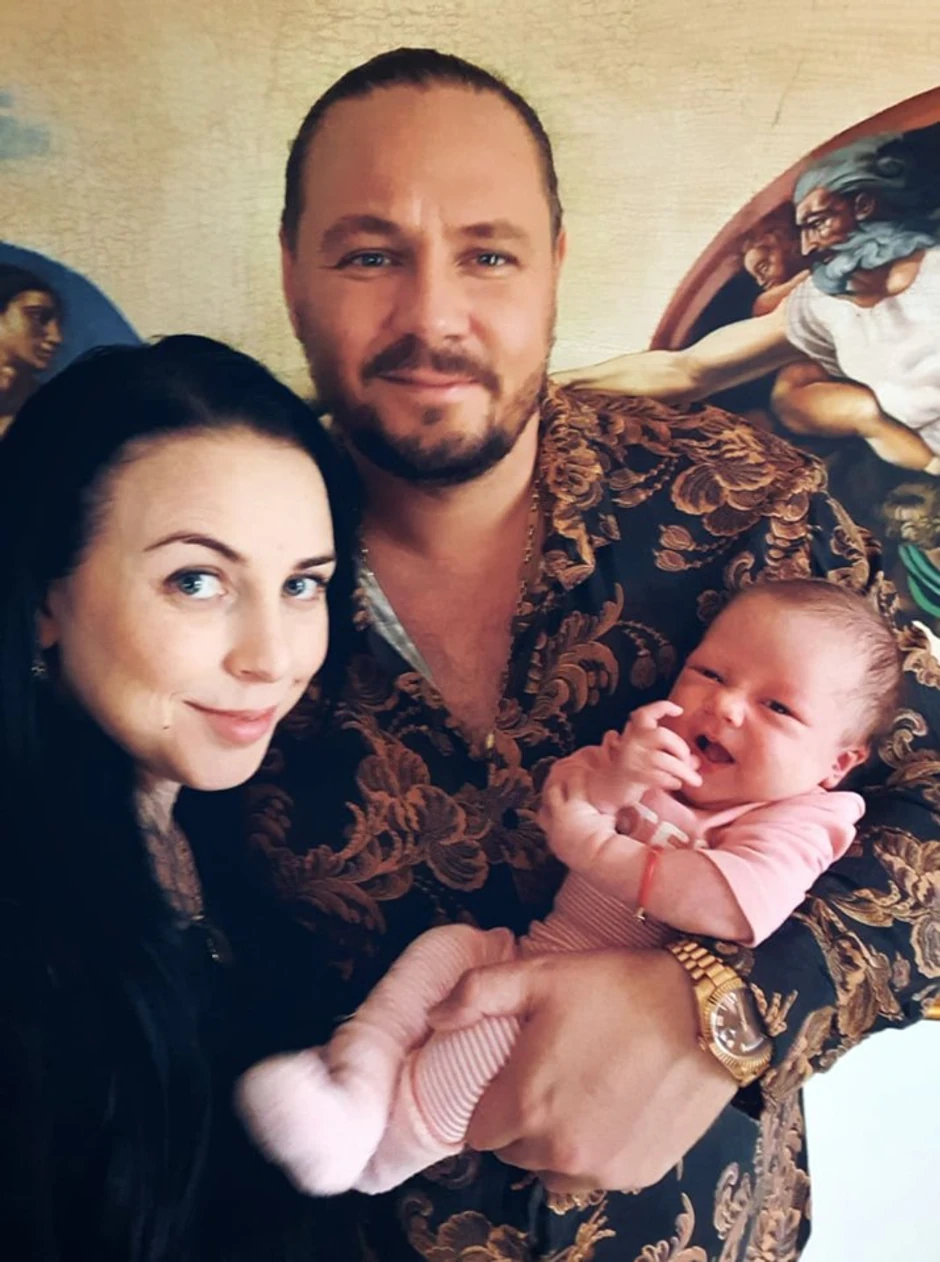 Vuksan sa suprugom Natali i ćerkom Teodorom