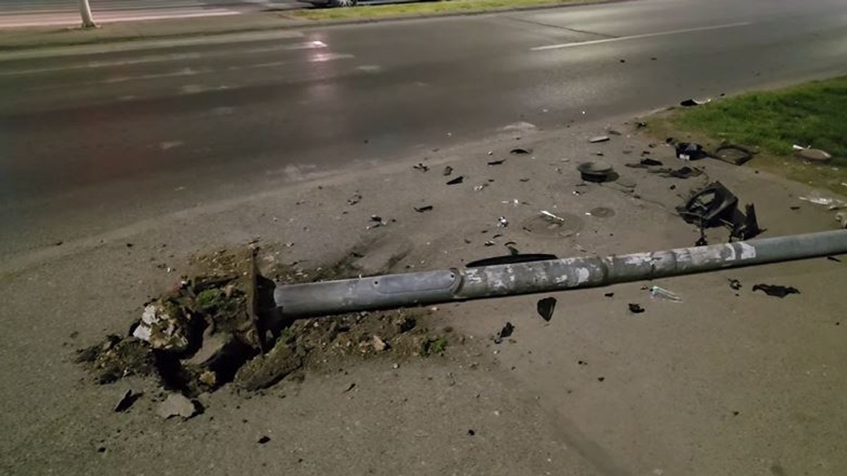 (VIDEO) TAKSISTA OBORIO SEMAFOR, PA POBEGAO! Uzbuna u Novom Sadu: Policija traga za vozačem