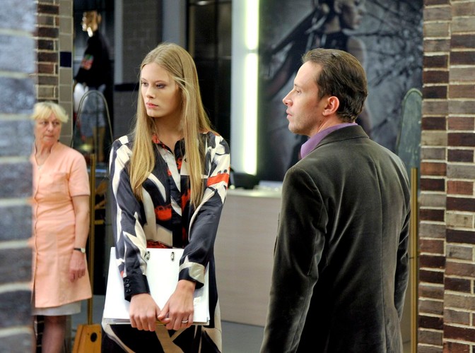 Serial 'Galeria' to nowa produkcja w ofercie TVP. Sukces ma mu zapewnić ponoć fakt, że akcja rozgrywa się w jednym z ukochanych przez Polaków miejsc, czyli w centrum handlowym. Czy ten aspekt wystarczy do tego, by produkcja stała się hitem?