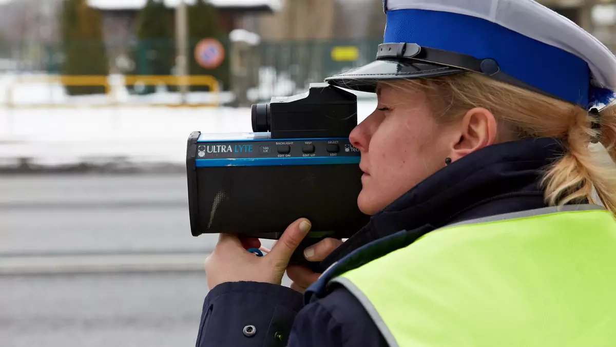 Pomiar prędkości – dziś automatyczna utrata prawa jazdy dotyczy wyłącznie wykroczeń popełnionych na obszarze zabudowanym 