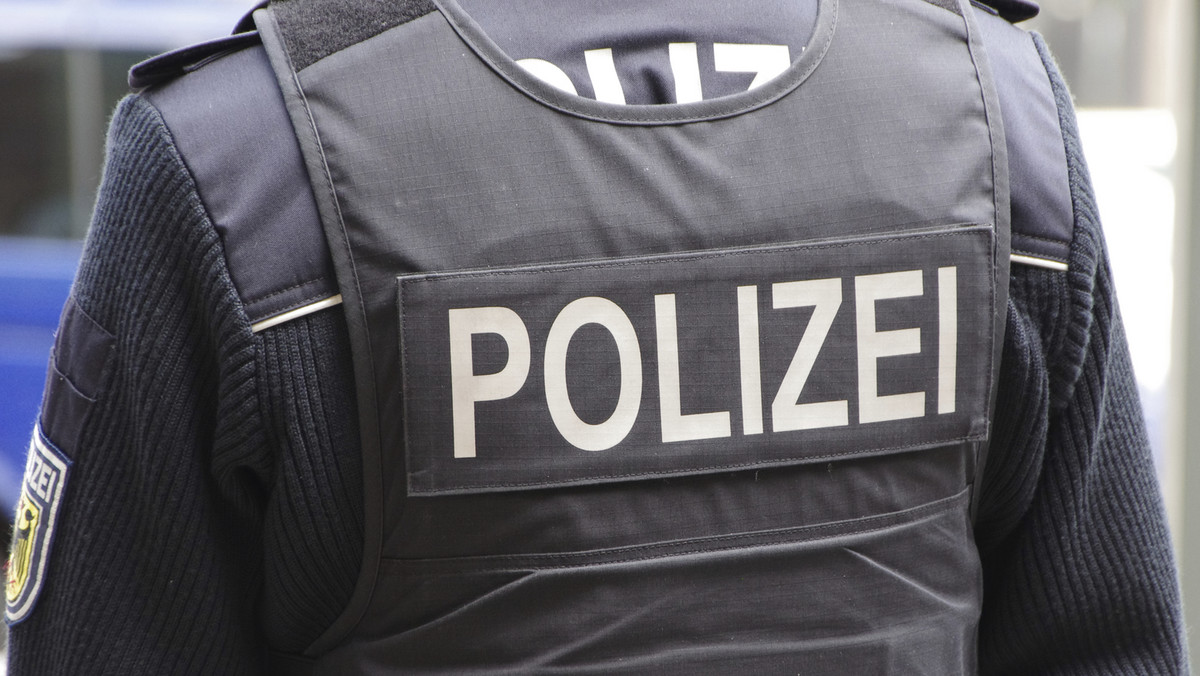 Niemiecka policja przeprowadziła dziś szeroko zakrojoną akcję przeciwko islamistom podejrzanym o wspieranie dżihadystów z tzw. Państwa Islamskiego (IS). Policjanci przeszukali 200 mieszkań i biur należących do salafitów ze stowarzyszenia "Prawdziwa religia".