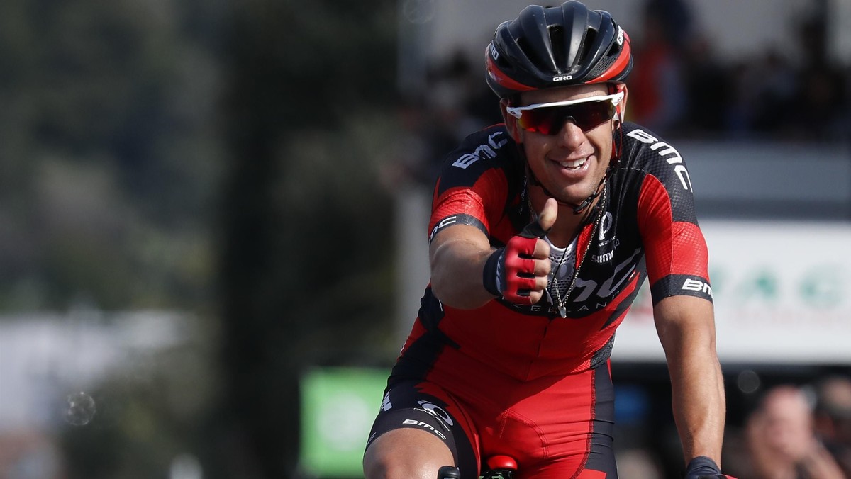 Richie Porte (BMC Racing) doświadczył w niedzielę, jak okrutny może być Tour de France. Pięć kilometrów przed metą Australijczyk, jeden z kandydatów do miejsca na podium wyścigu, miał defekt i ukończył dzień ze stratą 1:45 do najgroźniejszych rywali. Żal jest tym większy, że przez większą część odcinka imponował dyspozycją.