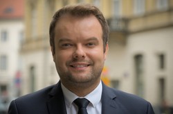 Debata między Kaczyńskim a Tuskiem? Bochenek: "Nie ma sensu rozmawiać z pomagaczami"