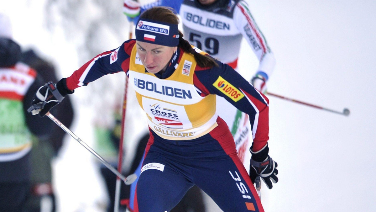 Justyna Kowalczyk zajęła drugie miejsce w biegu na 5 km techniką klasyczną, rozgrywanych w Kuusamo zawodów zaliczanych do klasyfikacji generalnej Pucharu Świata. Wygrała, po raz trzeci w trzecim starcie w tym sezonie, Norweżka Marit Bjoergen.