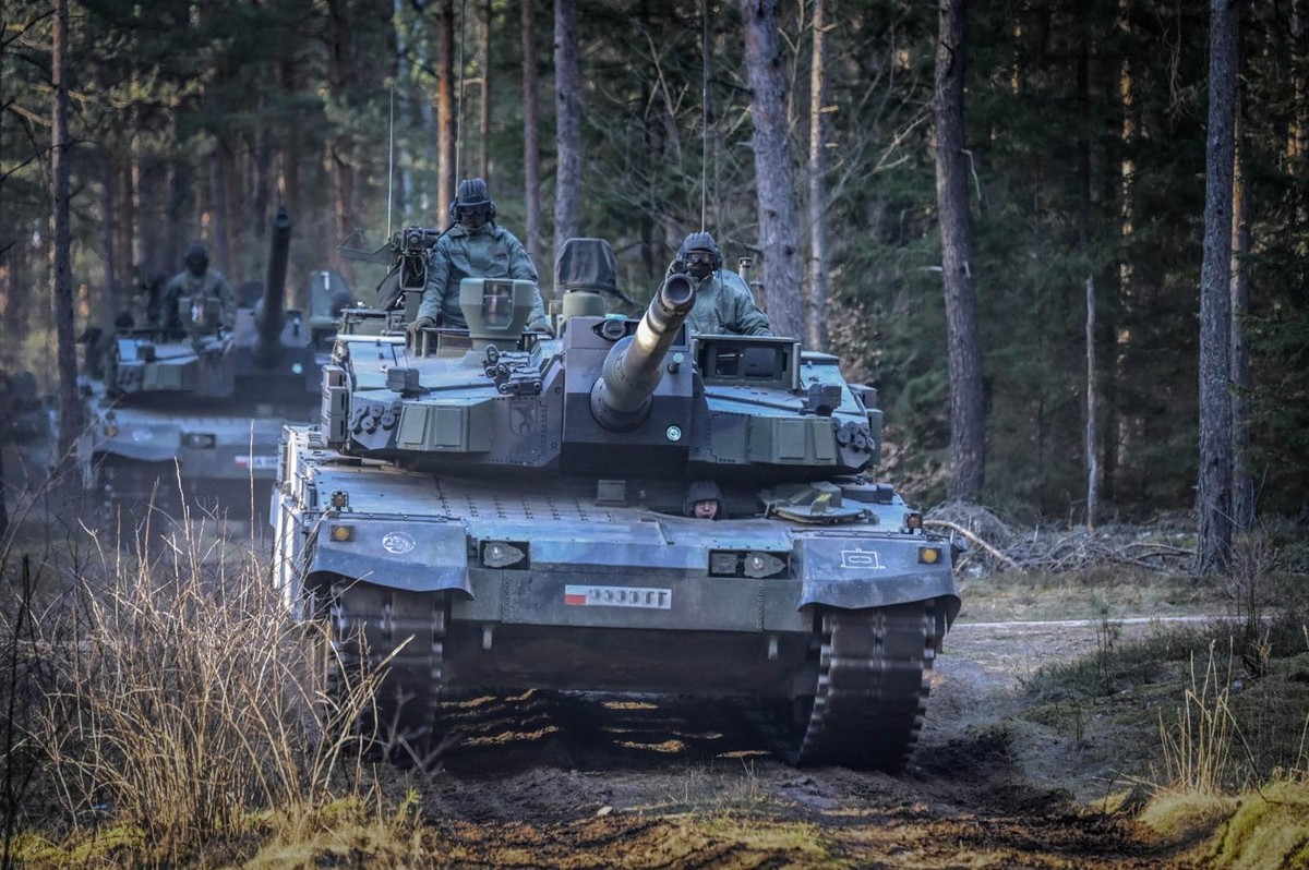Polska otrzymała już pierwszy batalion czołgów K2. Wozy trafiły do Morąga.