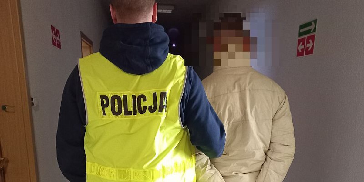 18-latek znęcał się nad bezdomnym. Zatrzymany przez policję