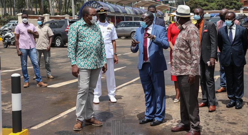 Uhuru, Raila make impromptu visit of the Green Park Bus Terminus