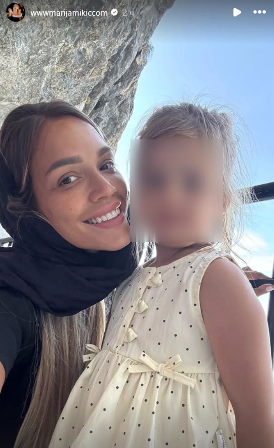 Marija Mikić sa decom na Ostrogu