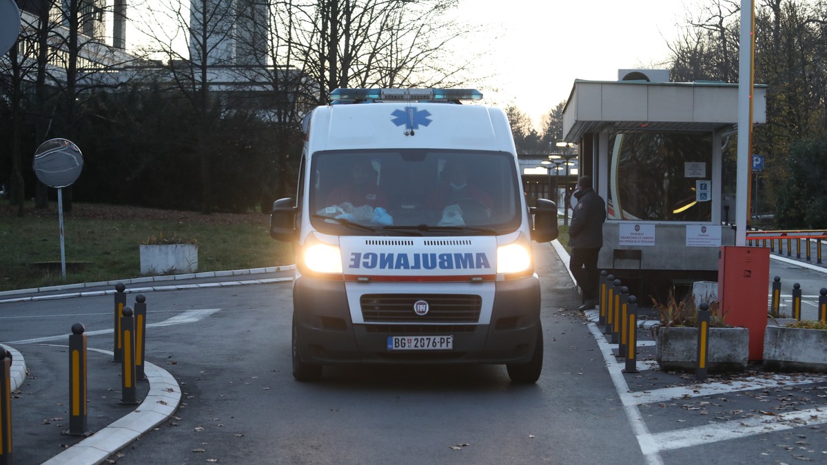 POVREĐENA TRUDNICA U UDESU NA SLAVIJI, A MLADIĆ (23) ZBOG TUČE! Burna noć za lekare VMA, imali pune ruke posla: Srbi padali sa 7 metara visine