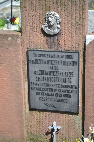 Grób rodziny Byczków zamordowanych 13 maja 1943 r.