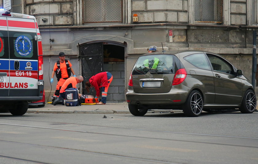 Wypadek na Wólczańskiej w Łodzi. Ranna kobieta trafiła do szpitala