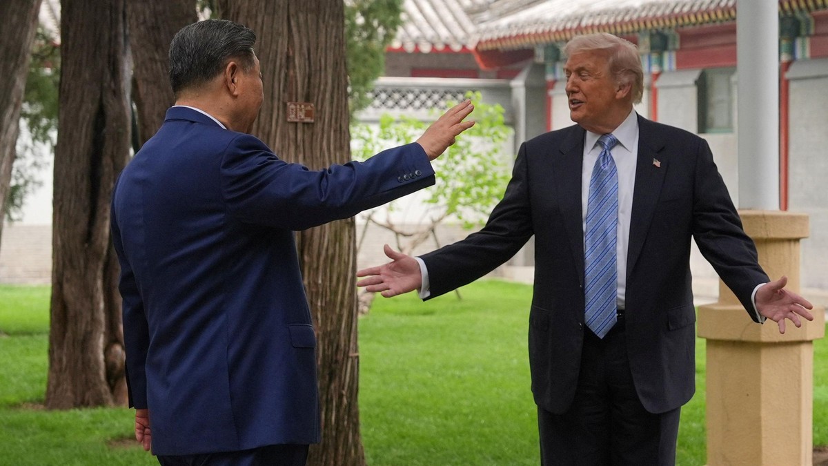 Ne ugošćujemo mnogo državnika ovde, bio je Putin, odgovorio je kineski predsednik šefu Bele kuće dok su bili u impresivnom vrtu u Pekingu | Foto: Mark Schiefelbein/Pool via REUTERS