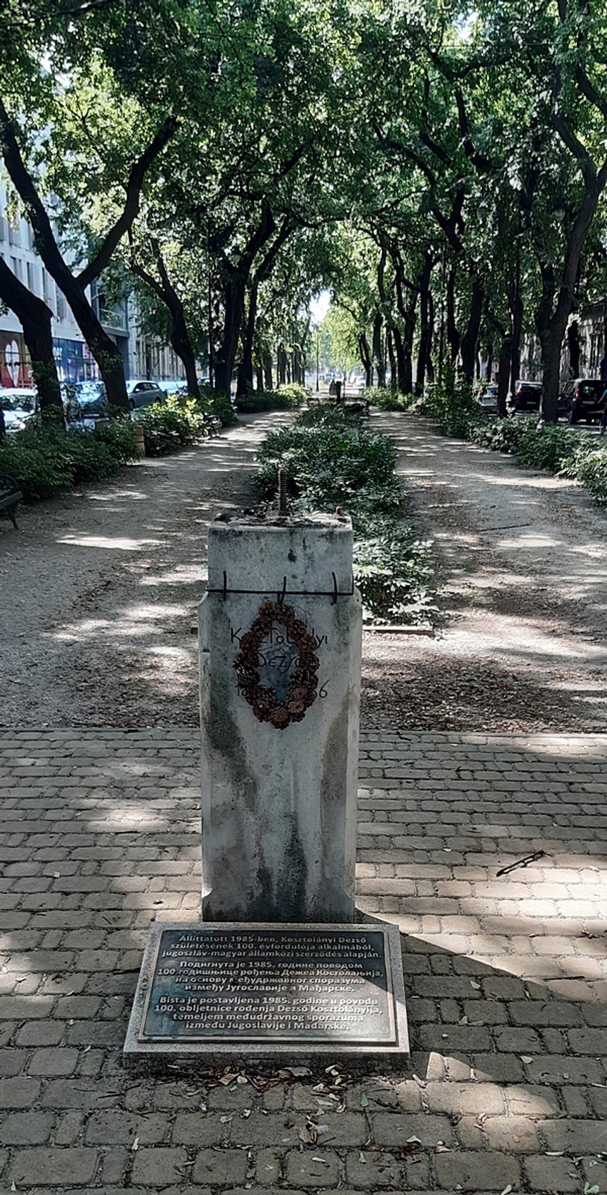 Postolje za bistu Deže Kostolanjija