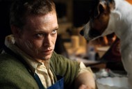 Kadr z filmu „DogMan, na zdjęciu Caleb Landry Jones