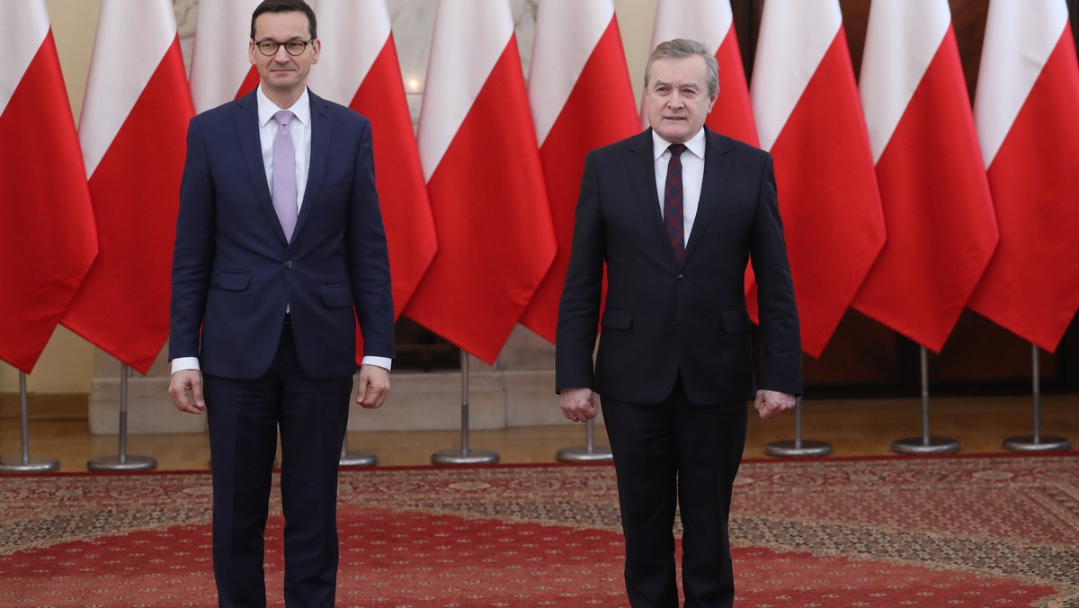 Mateusz Morawiecki i Piotr Gliński podczas powołania Rady Narodowego Instytutu Wolności, luty 2018