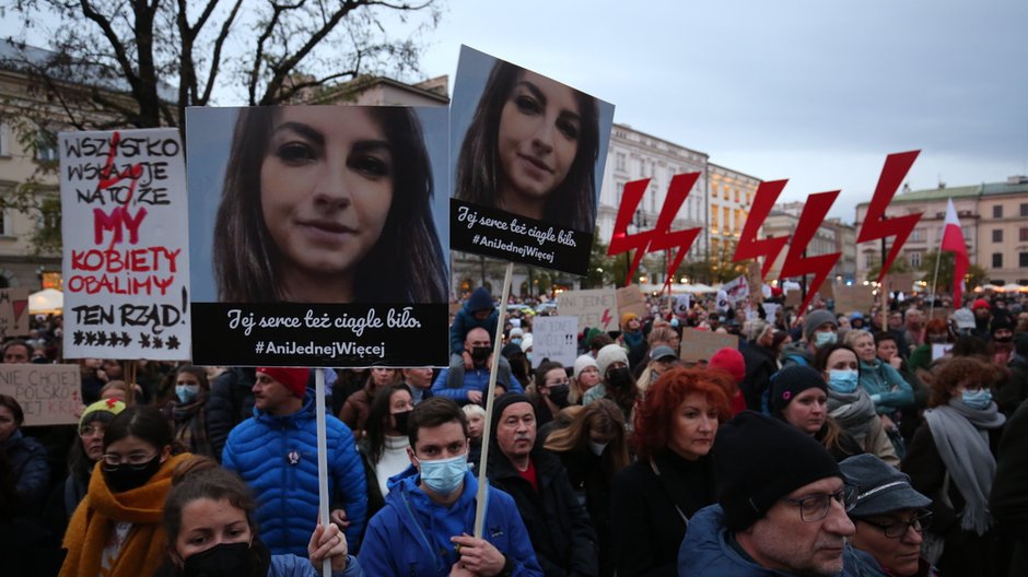 Manifestacja ''Ani jednej więcej. Marsz dla Izy" / Kraków