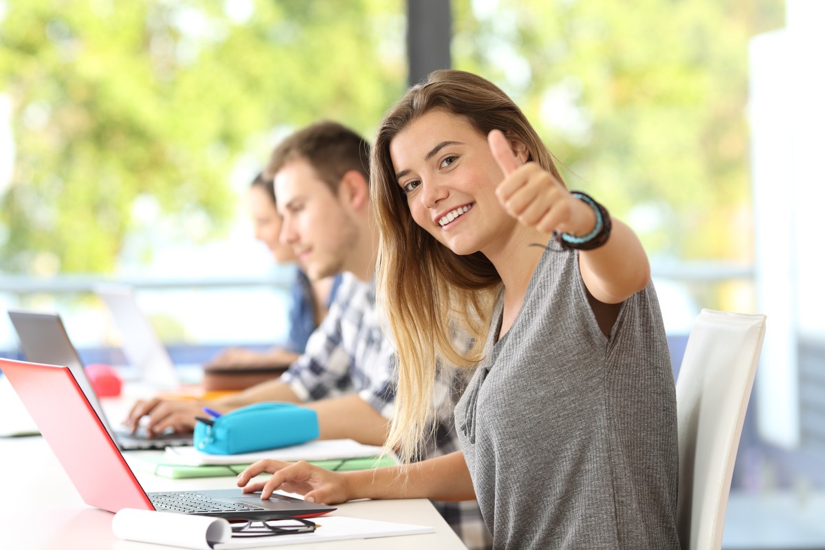 Czy studenci są gotowi na wykonywania zawodów przyszłości? Jakie umiejętności pomogą im zdobyć pracę w zakresie sztucznej inteligencji?