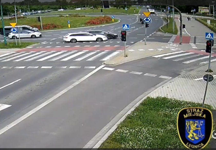 He entered the roundabout on a red light. There was a collision