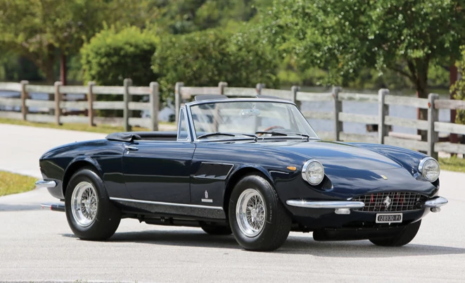 Ferrari 330 GTS z 1967 roku - cena 1 128 000 euro (4,7 mln. zł).