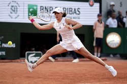 Iga Świątek trzeci raz w finale French Open, ale Beatriz Haddad Maia tanio skóry nie sprzedała