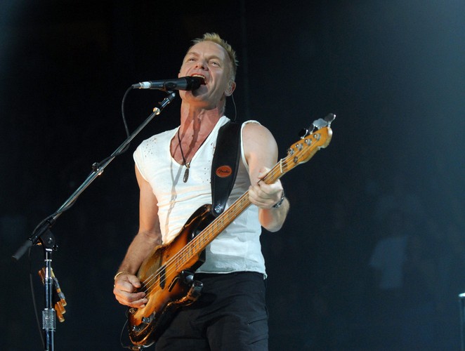 <b>7. The Police - ich trasa koncertowa przyniosła 359 mln dolarów</b>
<br>
<br>
Reaktywacja zespołu po 20. latach opłaciła się członkom zespołu. 'The Police Reunion Tour', która odbyła się w latach 2007-2008, zgromadziła na 156 koncertach prawie 2 miliony widzów. 
<br>
The Police zagrali również w Polsce - 26 czerwca 2008 roku dali koncert na Stadionie Śląskim w Chorzowie.