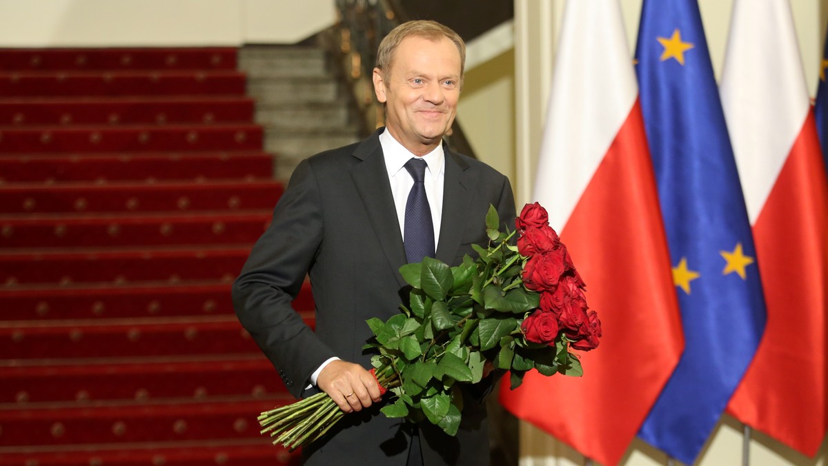 We wrześniu wyraźnie wzrosło poparcie dla ustępującego rządu Donalda Tuska, podobnie jak do samego premiera - wynika z sondażu CBOS. Ostatnie notowania drugiego rządu Tuska należą do najlepszych nie tylko w tym roku, ale również w całym okresie jego funkcjonowania.