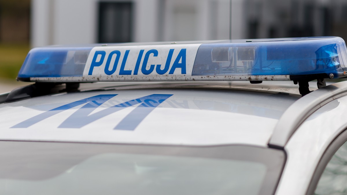 Warszawa: pijany 16-latek zaatakował nożem policjanta